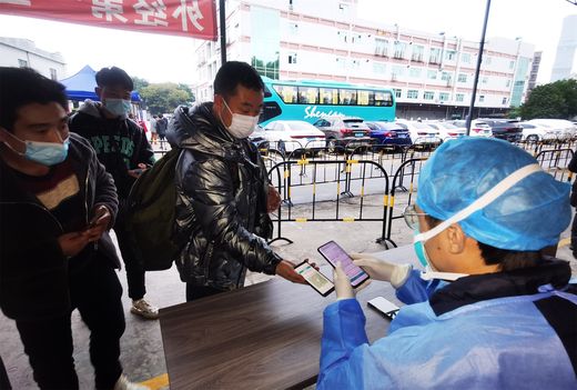 首趟“沿河—東莞返崗接送專車”抵達長安_結(jié)果.jpg